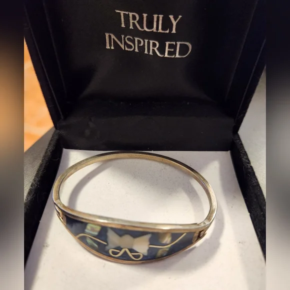 1970's MOP and Blue enamel Butterfly Alpaca Silver Hinged Bracelet - Picture 10 of 10